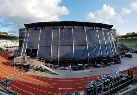 Hinteransicht Baby Boy Stage – Findings Festival Oslo